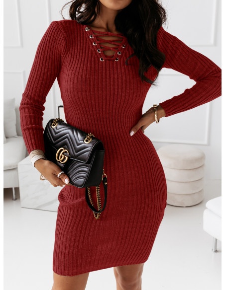 Dopasowana sweterkowa sukienka JESSICA - czerwony