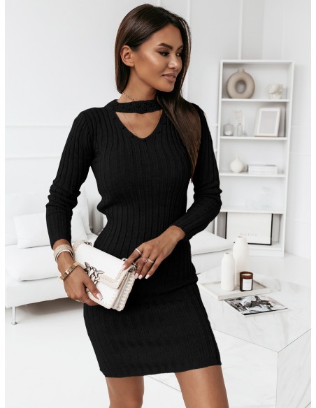 Sweterkowa sukienka z chokerem - CRISTINA - czarna