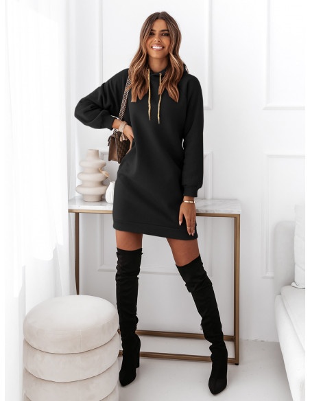 Ciepła dresowa sukienka z aplikacją - ELIZABETH - czarna