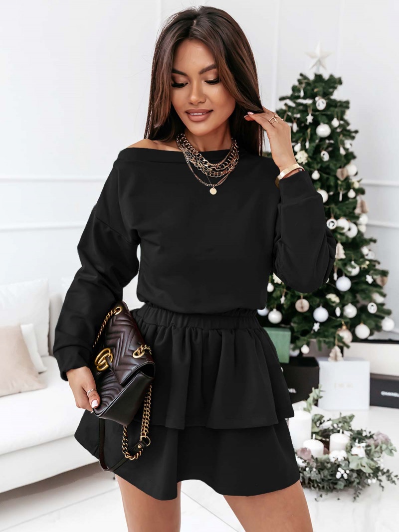 Dresowa sukienka z falbanami - AVIA - czarna