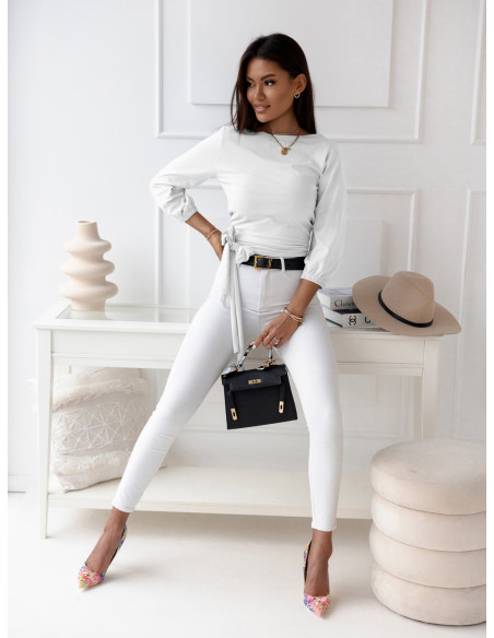 Kopertowa bluzka z dekoltem na plecach - BACK - biała