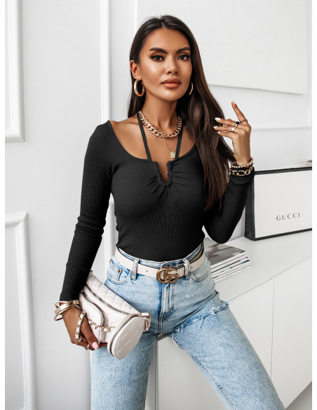 Dopasowana bluzka z ozdobnym dekoltem MAKIA - czarna