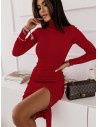 Prążkowana sukienka z półgolfem DARIA - czerwona