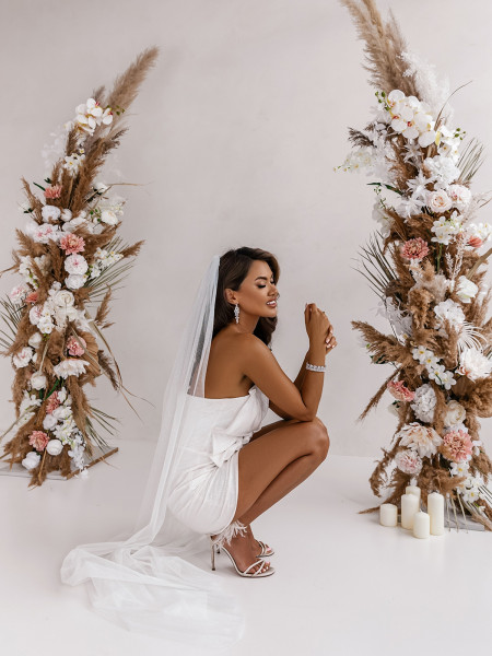 Długi ślubny tiulowy welon z brokatem BEATRIZ - biała 2