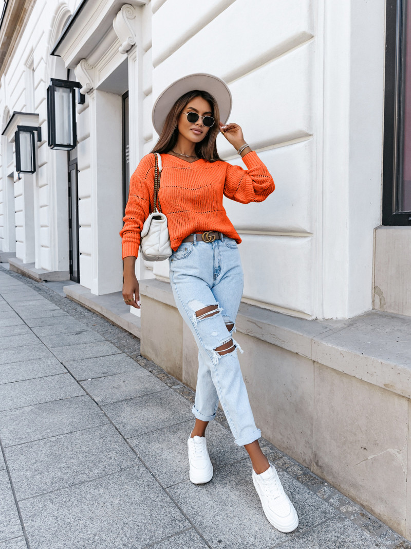 Sweter z dekoltem w serek VUNNA - orange
