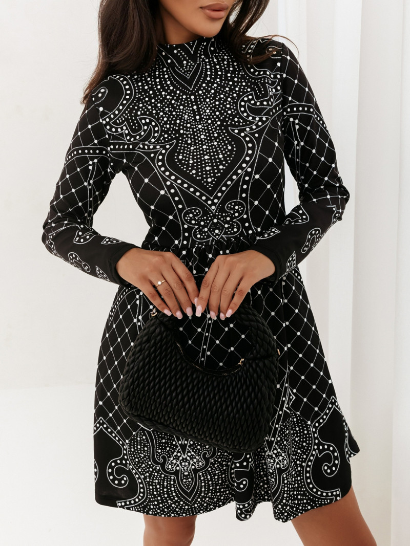 Rozkloszowana sukienka z printem ALEXIS wzór 2