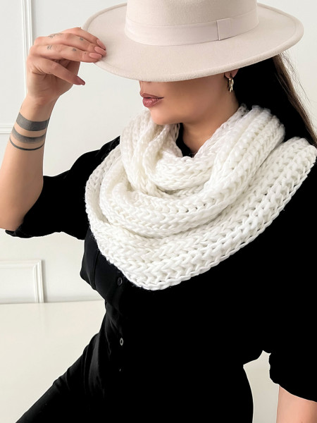 Zimowy komin szal o dużym splocie - biały