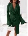 Elegancka sukienka z szarfą VIJA - butelkowa zieleń