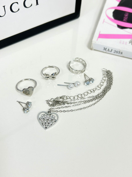 Zestaw delikatnej biżuterii - srebrny