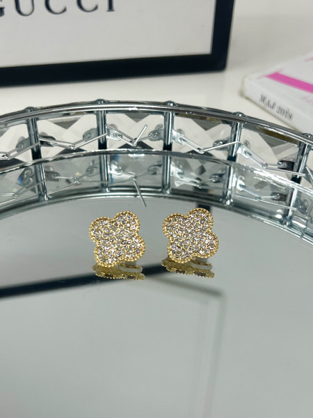 Delikatne kolczyki z klipsem- złote 2