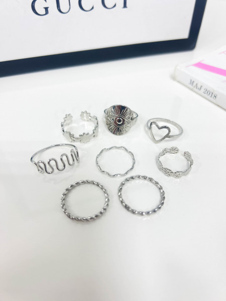 Komplet 8 par pierścionków...