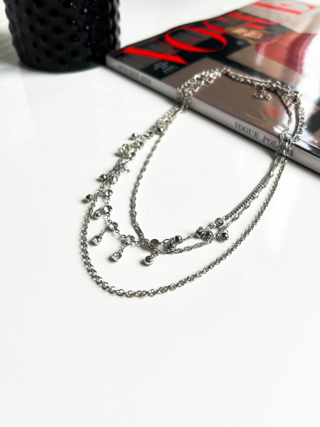 Komplet biżuterii z błyszczącymi akcentami - srebrny