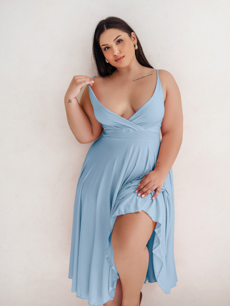 Sukienka midi PLUS SIZE na ramiączkach AGNES - błękitna