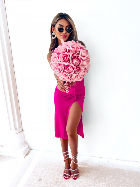 Dopasowana midi sukienka na jedno ramię SUREN - fuksjowa 2