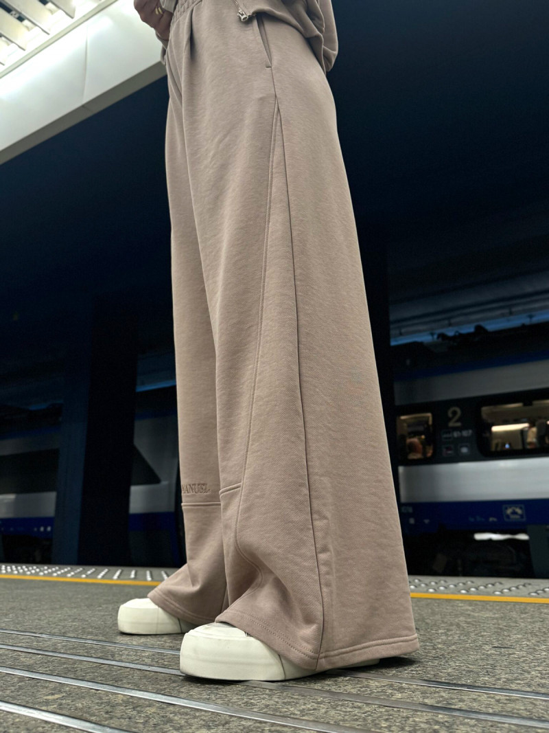 Szerokie spodnie dresowe OZZY - cappuccino