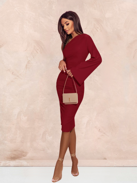 Dopasowana sukienka na jedno ramię EZALI - bordowa