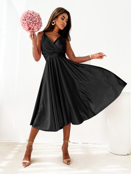 Rozkloszowana sukienka na ramiączkach CRISSY - czarna 2