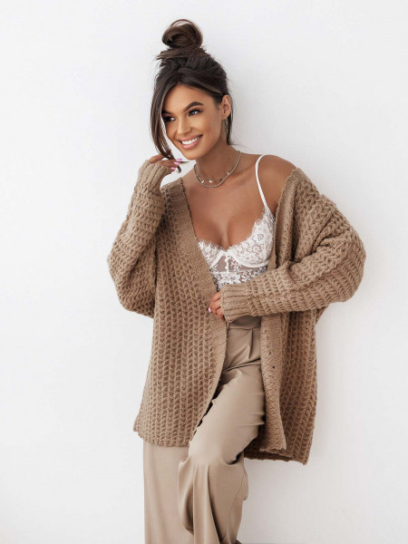 Modny sweter kardigan z grubym splotem ISSA - karmelowy