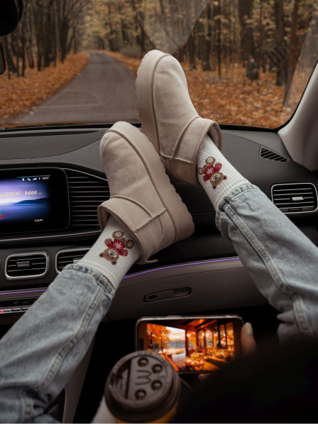 Skarpetki damskie miś w sweterku - białe 2