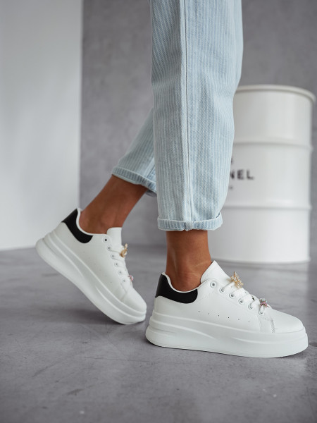 Buty sneakersy na platformie ze zdobieniami - białe 2