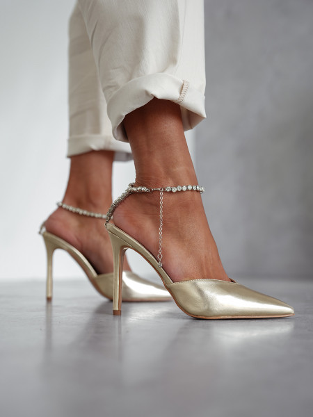 Wysokie szpilki z ozdobnym łańcuszkiem - złote 2