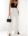 Dopasowane spodnie dzwony z rozporkiem TAYTUM - białe