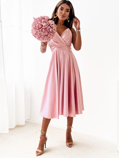 Rozkloszowana sukienka na ramiączkach CRISSY - pudrowy róż