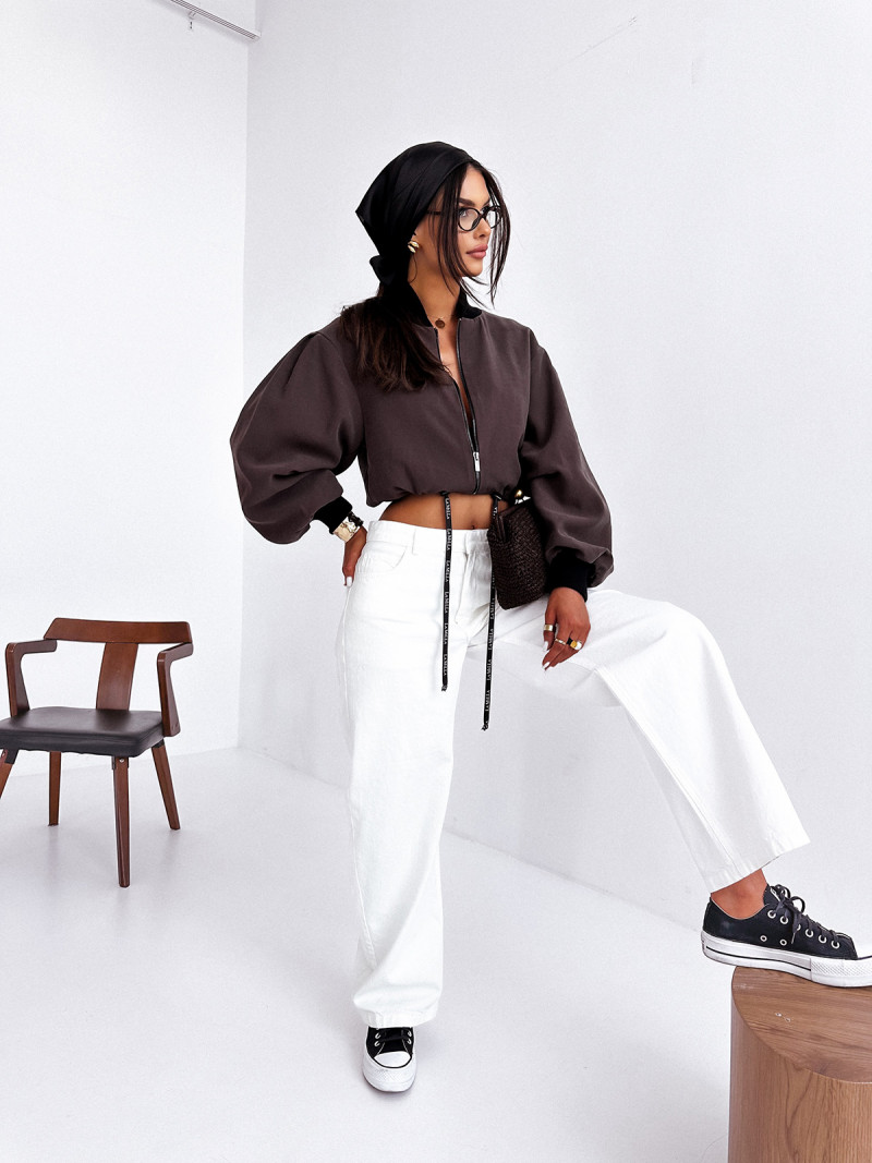 Krótka kurtka bomberka ze ściągaczem...