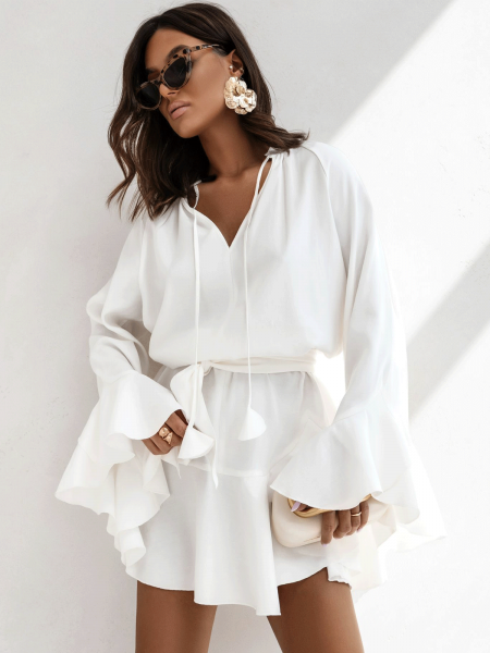 Trapezowa sukienka z falbanami NELLIE - biała