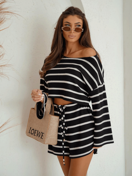 Komplet dzianinowy ze spodenkami FRANCES - czarny