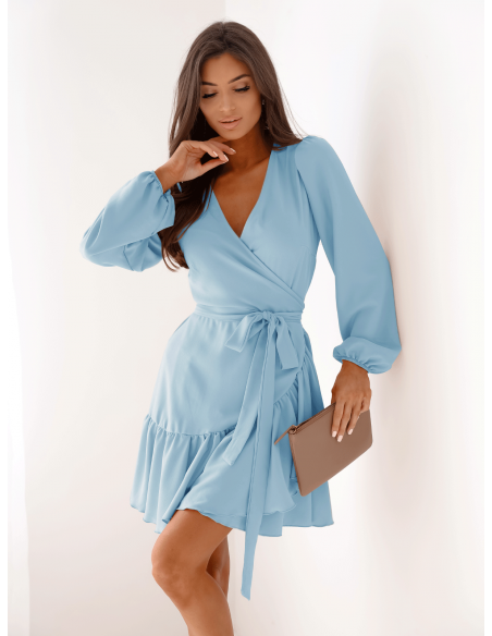 Przekładana sukienka z falbaną LURETTE - błękitna