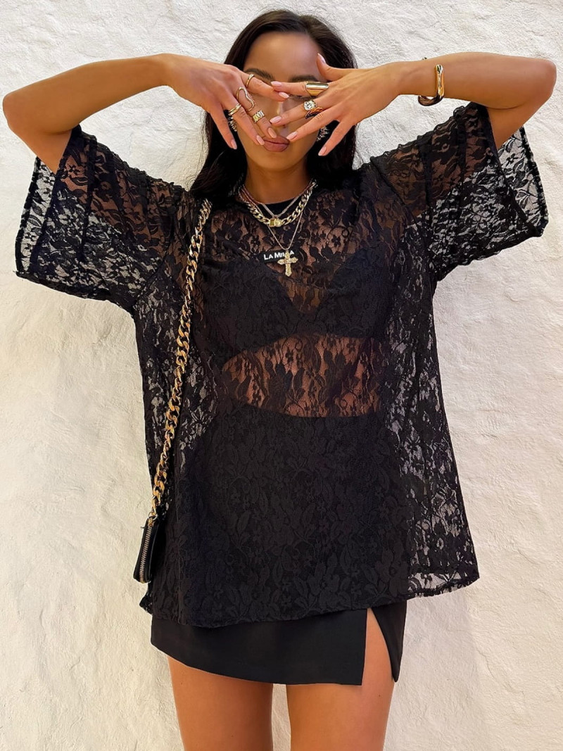 Koronkowa bluzka t-shirt MELINDRA - czarna