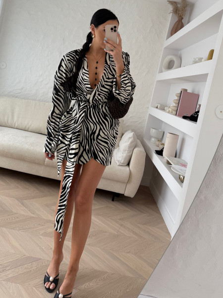 Przekładana sukienka z wiązaniem NAELI - zebra