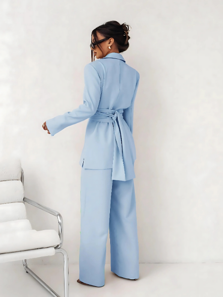 Stylowy garnitur z wiązaną marynarką MARCJA - błękitny 2