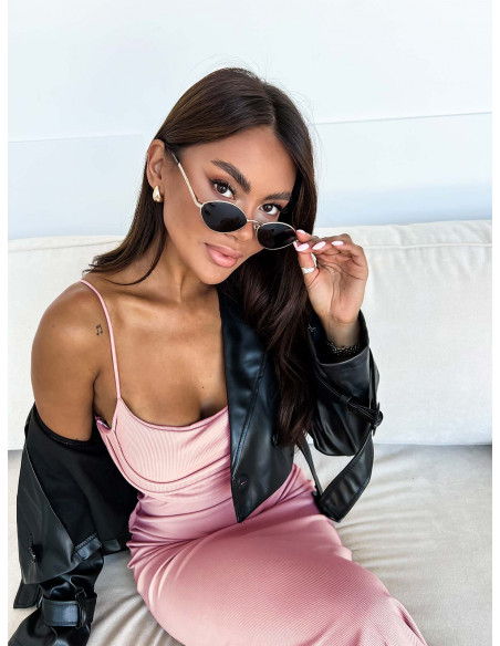 Dopasowana maxi sukienka na ramiączkach YELENA - pudrowy róż