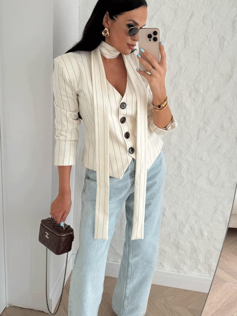 Wiskozowa gorsetowa marynarka LEIGHTON - biała