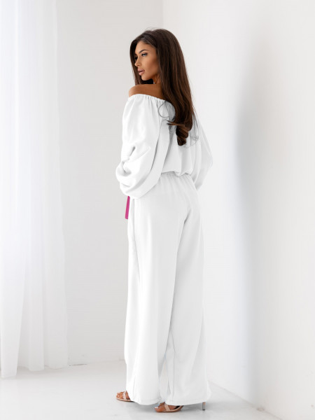Stylowy komplet z szerokimi spodniami NOYA - biały