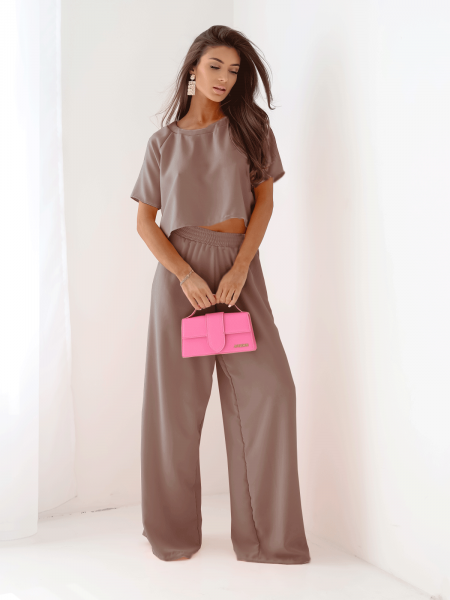 Komplet bluzka z szerokimi spodniami RAVEN - mocha mousse