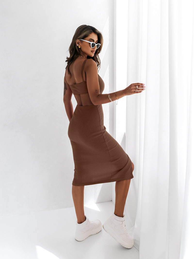 Midi sukienka z wycięciem na plecach CHELSEA - cappuccino