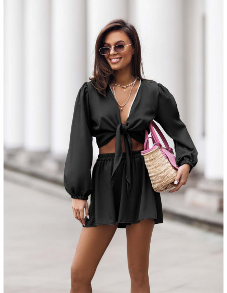 Modny komplet bluzka wiązana i spodenki AUREA - czarny