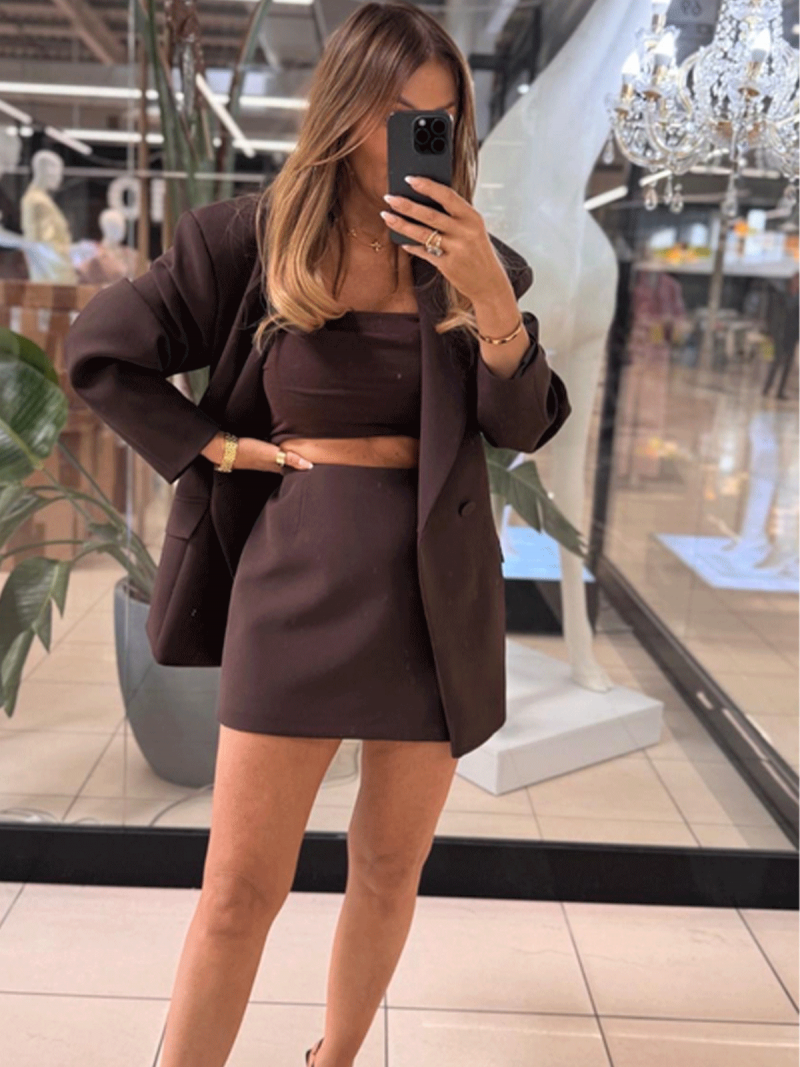 Dopasowany top z wiskozy WYNTER - czekoladowy