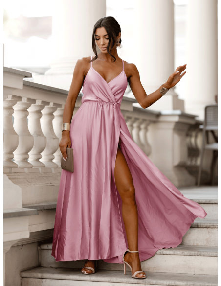 Satynowa sukienka maxi na ramiączkach ARIJA - pudrowy róż