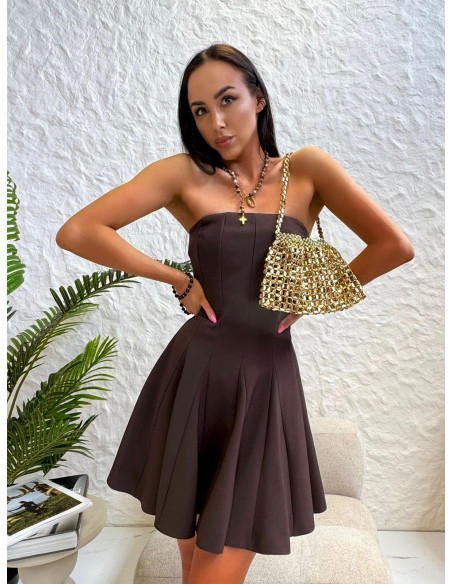 Sukienka mini z odkrytymi ramionami NASJA - czekoladowa