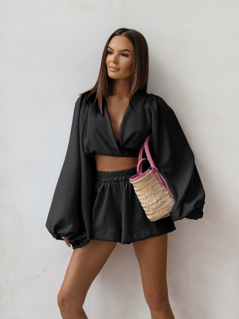 Komplet bluzka wiązana i spodenki...