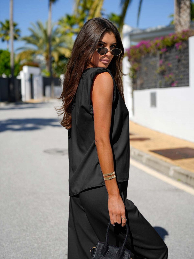 Stylowy komplet bluzka i szerokie...