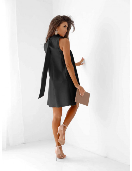 Trapezowa sukienka mini ze stójką ARLENA - czarna