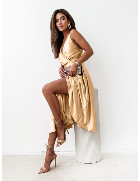 Rozkloszowana sukienka na ramiączkach CRISSY - złota