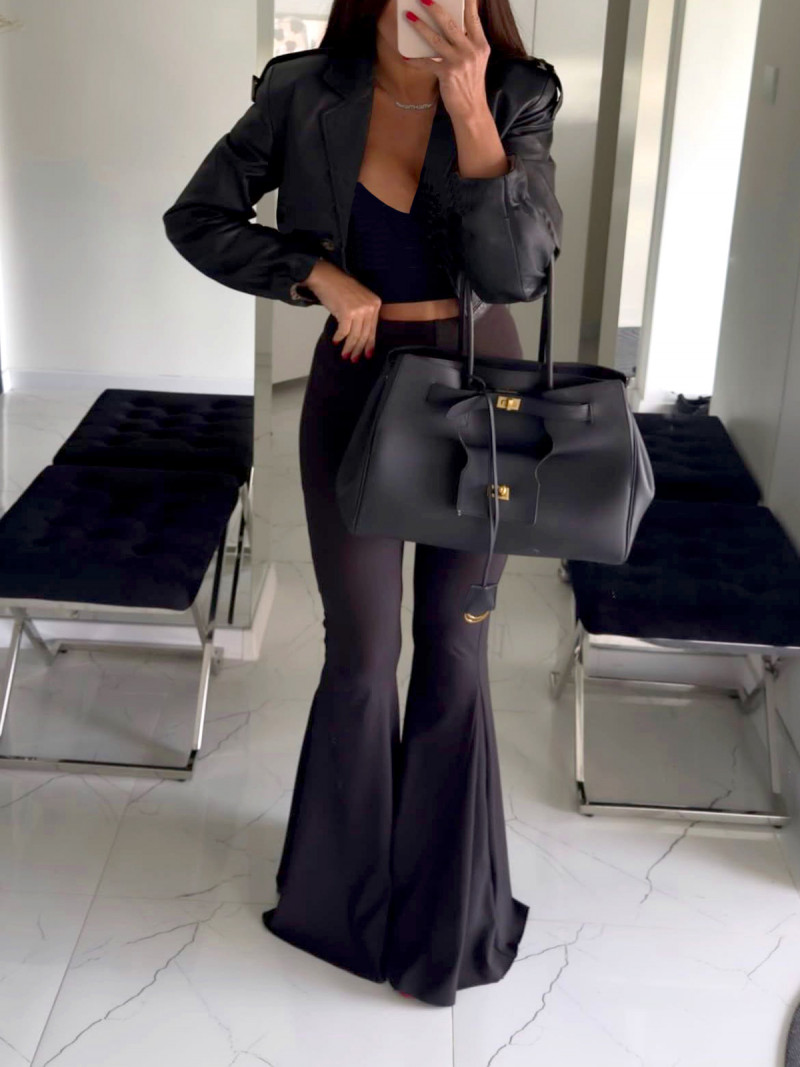 Dopasowane spodnie dzwony MONDIE - czarne