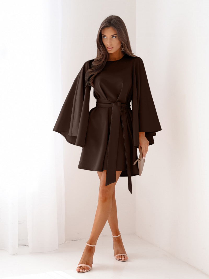 Trapezowa sukienka z szerokimi...