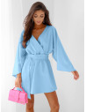 WP sukienka mini z przekładanym dekoltem - błękitna